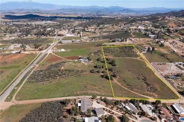 Felswood Avenue, Menifee