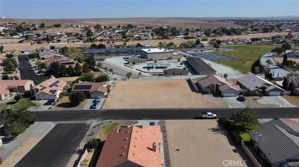 14008 Topmast, Helendale