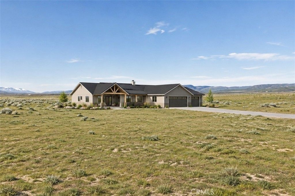 Kingbird Avenue, Rosamond