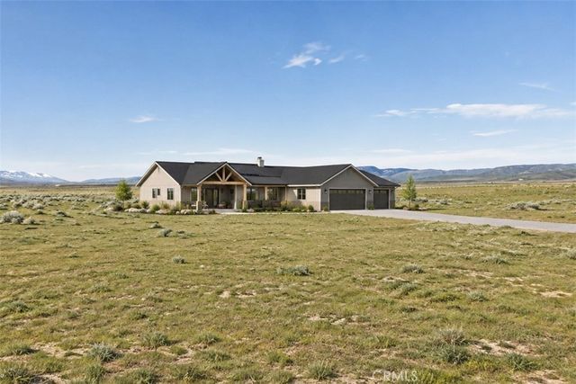 Kingbird Avenue, Rosamond