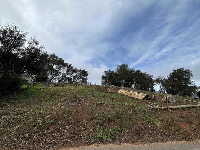 Hillcrest Avenue, Escondido