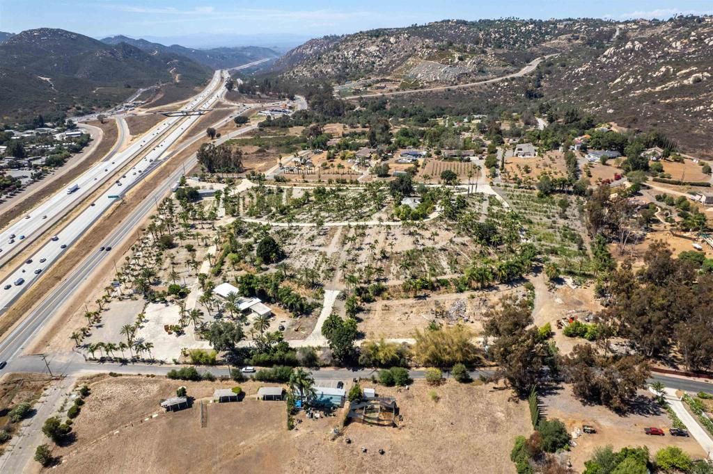 26437 N Centre City Parkway, Escondido