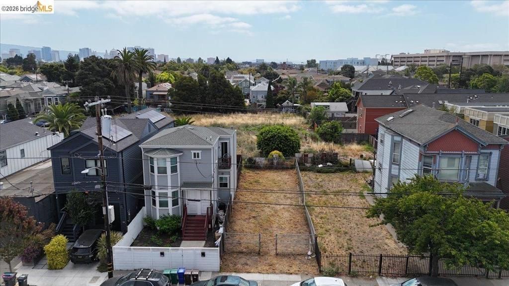 826 Pine St, Oakland