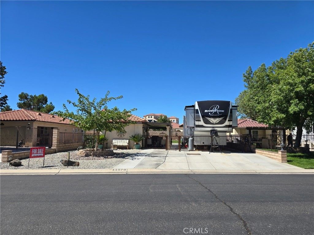 11570 Wedgewood, Apple Valley