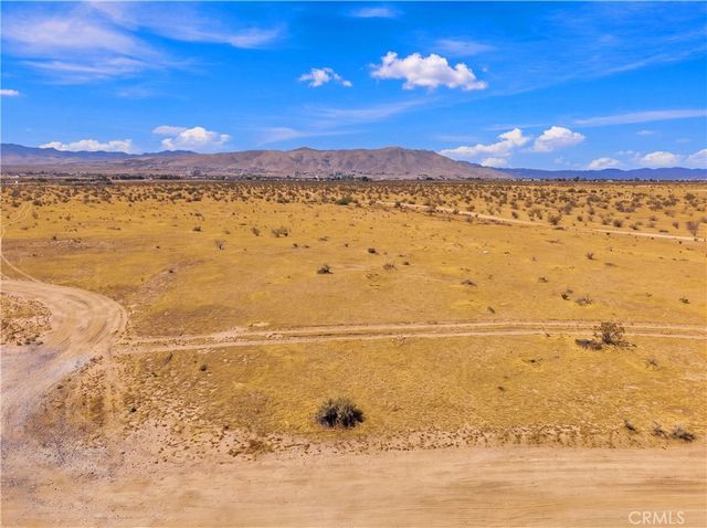 Pauhaska Road, Apple Valley