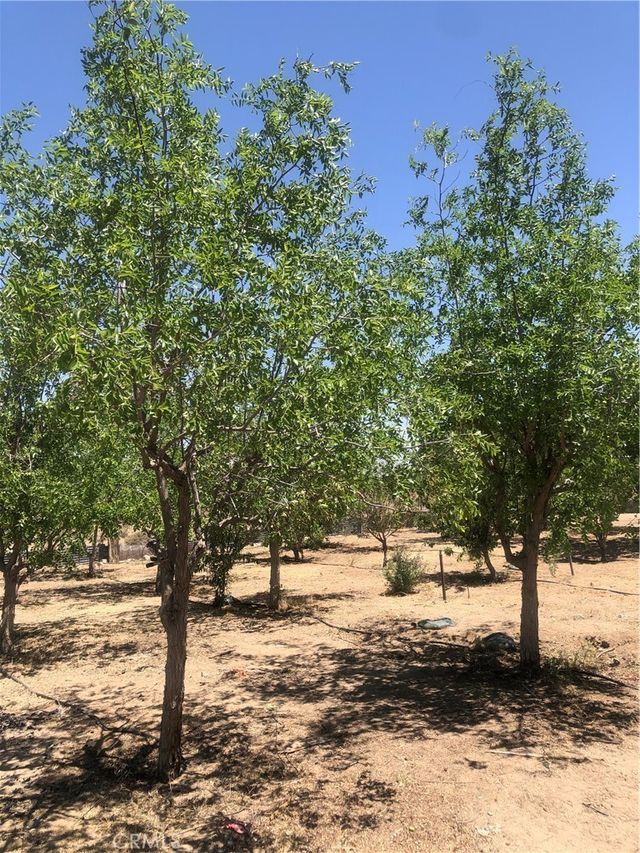 32726 Agate Road, Lucerne Valley