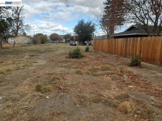 508 W Grant Line Rd, Tracy