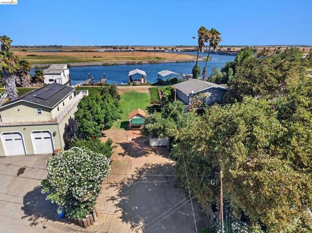 50 Taylor Pl, Bethel Island