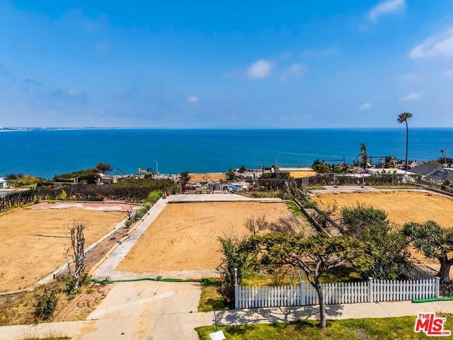 18354 Wakecrest Drive, Malibu