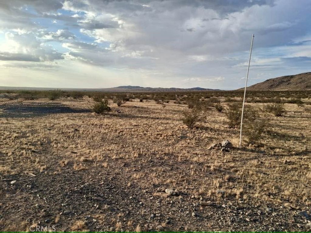 Mustang Trail. 042020210, Helendale