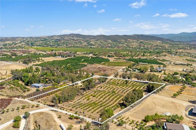 Glenoaks Road, Temecula