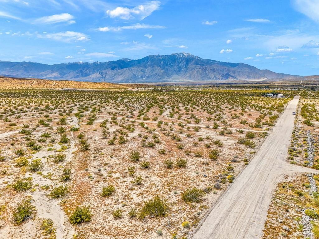 18th Avenue, Desert Hot Springs