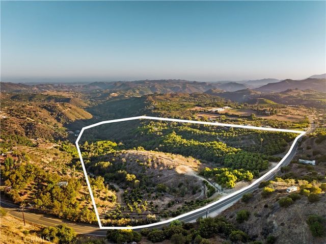 22103 Carancho, Temecula