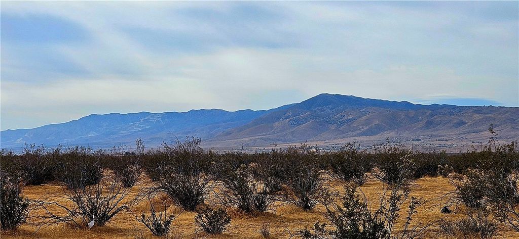 800 Las Tunas Dr., Apple Valley