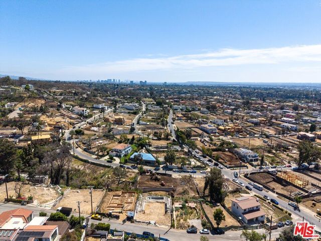 1226 Monument Street, Los Angeles