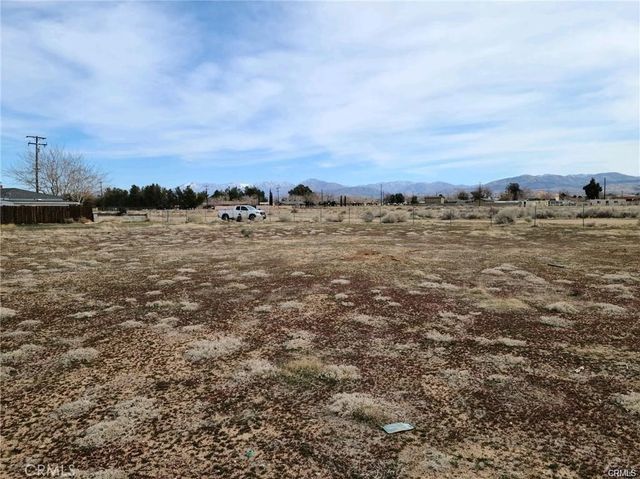 25 E Avenue Q2, Palmdale