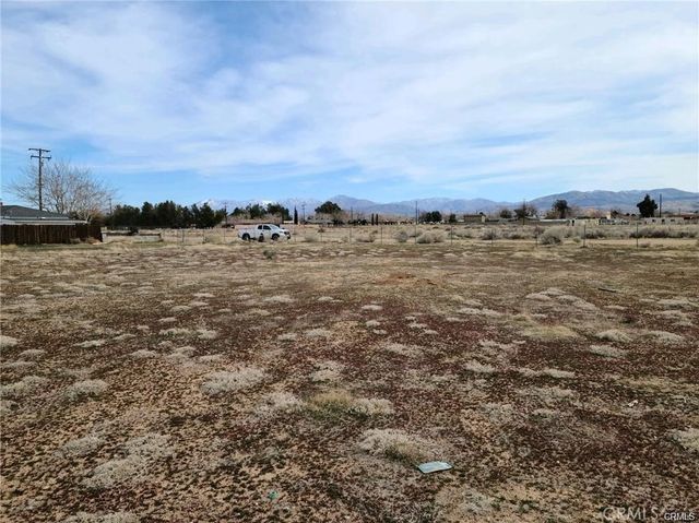 25 E Avenue Q2, Palmdale