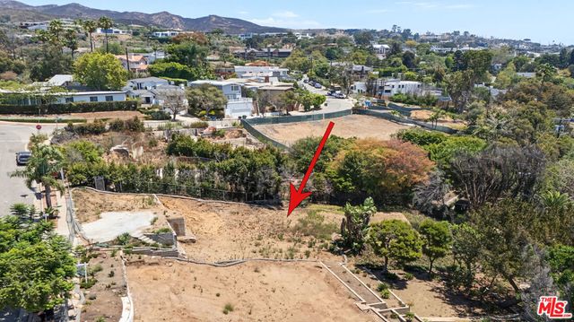 848 Las Lomas Avenue, Los Angeles