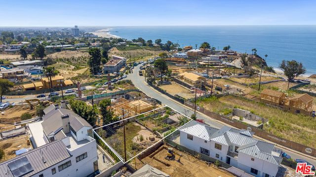 15321 Friends Street, Los Angeles