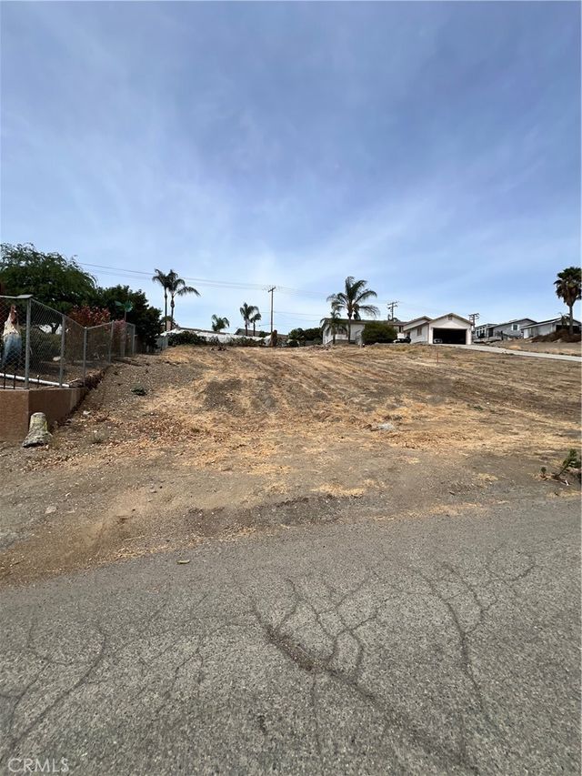 Cross Hill Drive, Canyon Lake