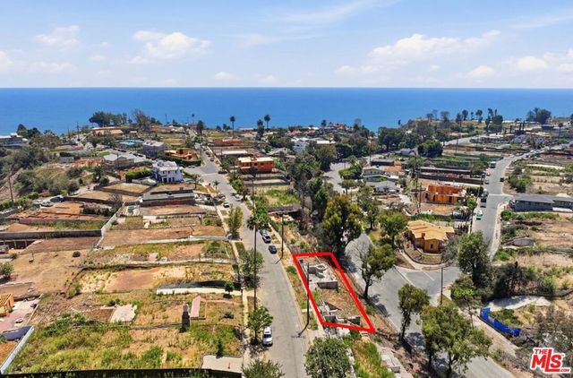 545 N Las Casas Avenue, Los Angeles
