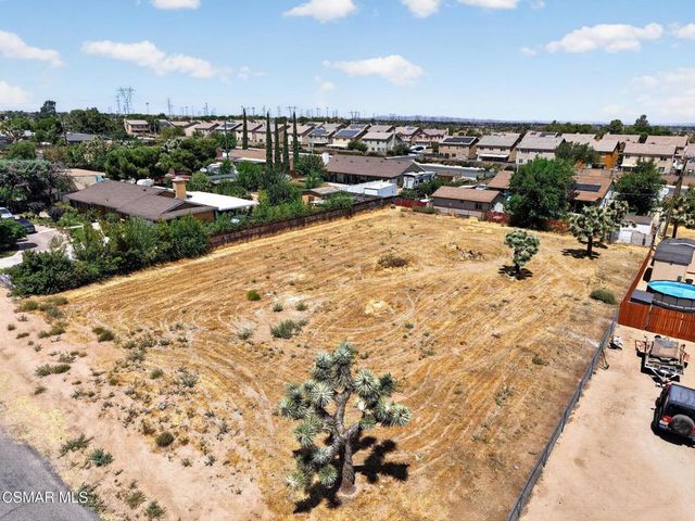 Pine Street, Hesperia