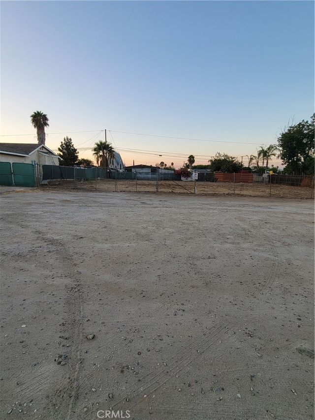 W 4th St, Perris