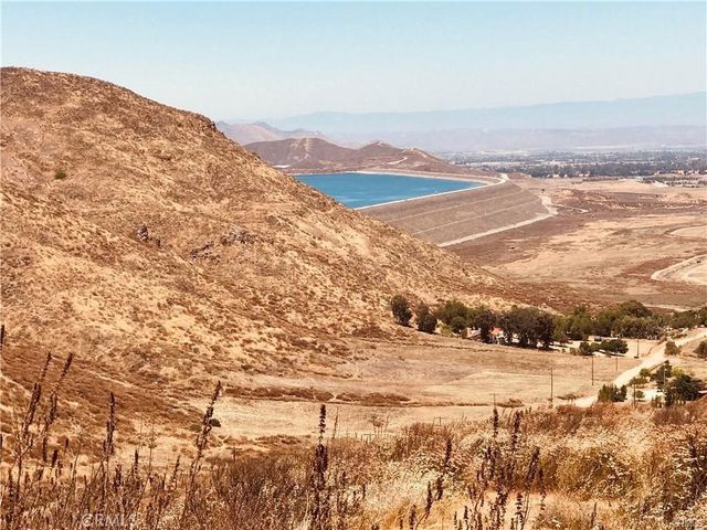 Horning Road, Hemet