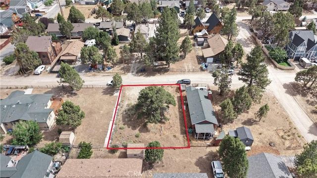 111 3rd Ln, Big Bear Lake