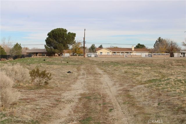 2 Ac E Avenue S2, Sun Village