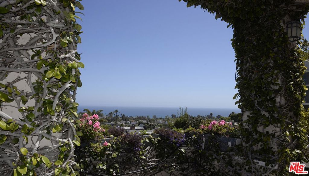 16645 Akron Street, Pacific Palisades
