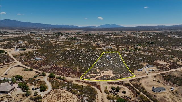 714 Rolling Hills Drive, Aguanga