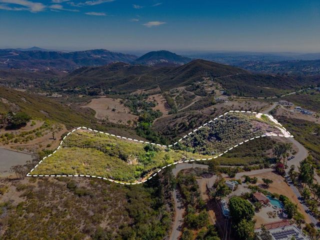 Twin Oaks Valley Road, San Marcos
