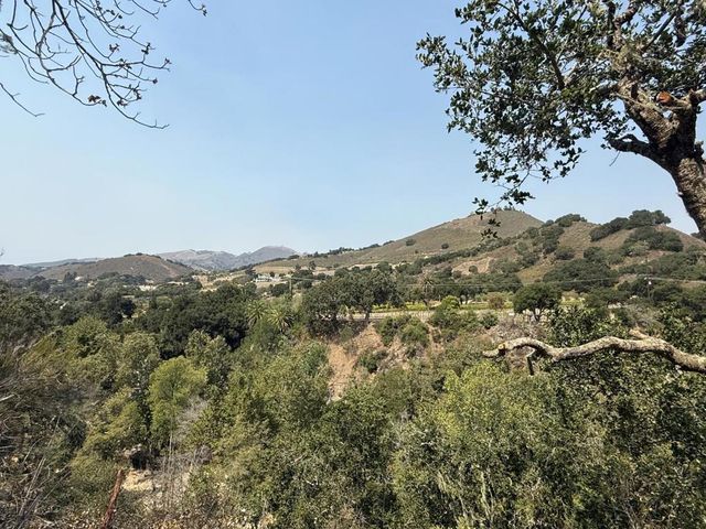 13 Rancho El Robledo, Carmel Valley