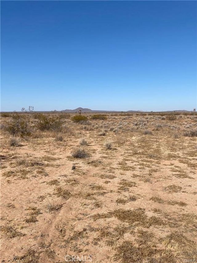 Shelby Road, Helendale