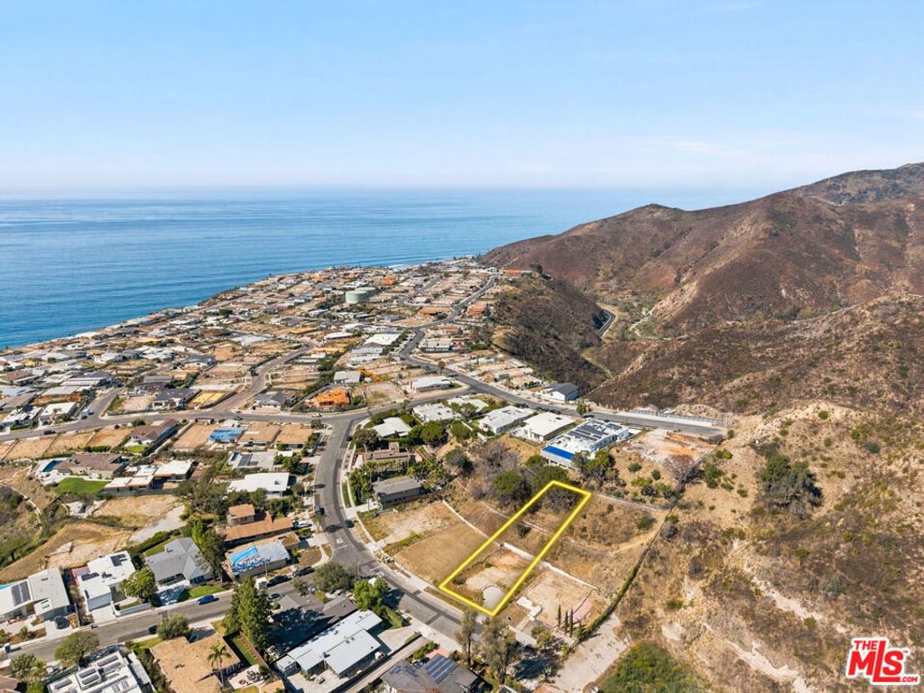 3411 Cloudcroft Drive, Malibu