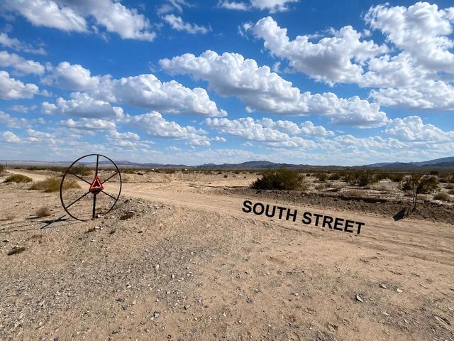 South Street, 29 Palms