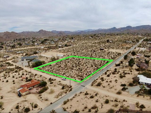 6925 Sunnyhill Road, Joshua Tree