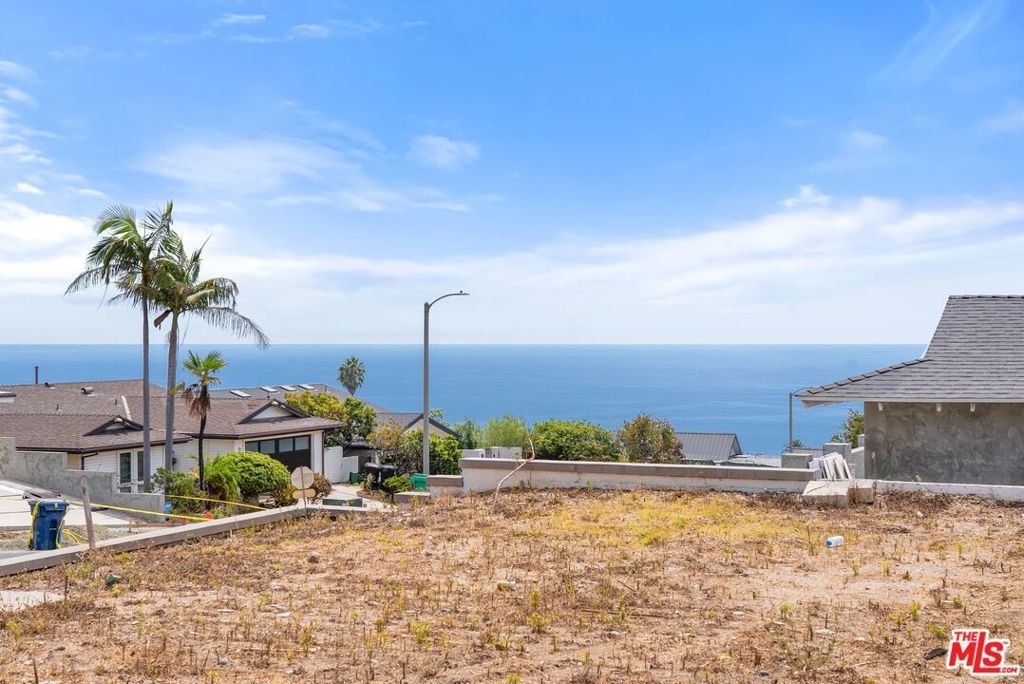3709 Castlerock Road, Malibu