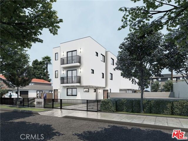 2637 S Longwood Avenue, Los Angeles