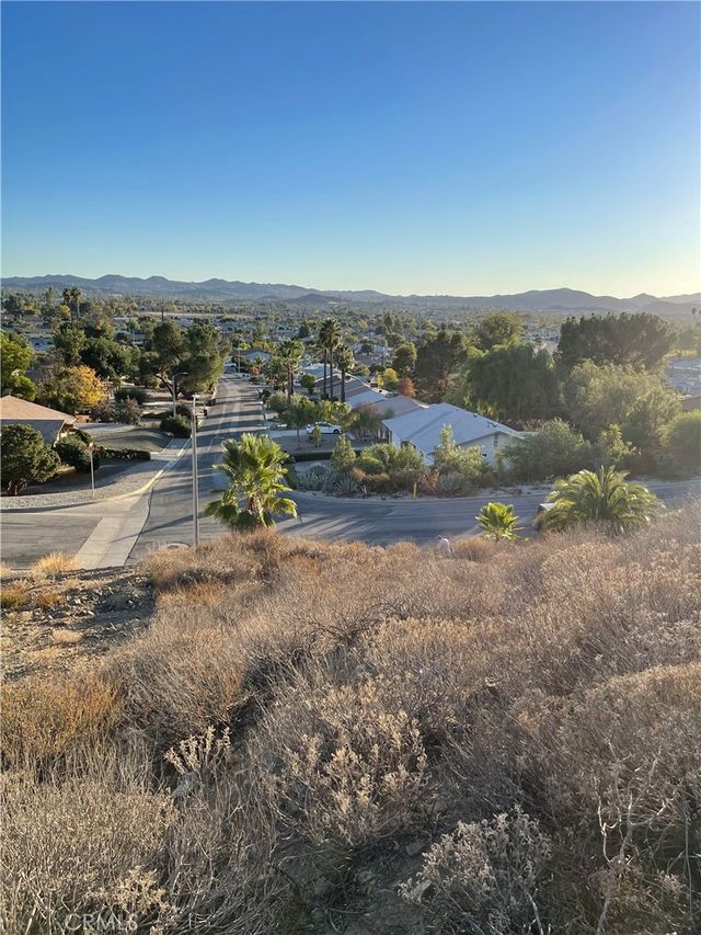 Crews Hills Dr, Menifee
