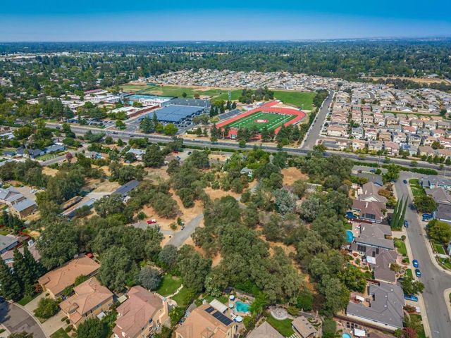 N/A, Fair Oaks