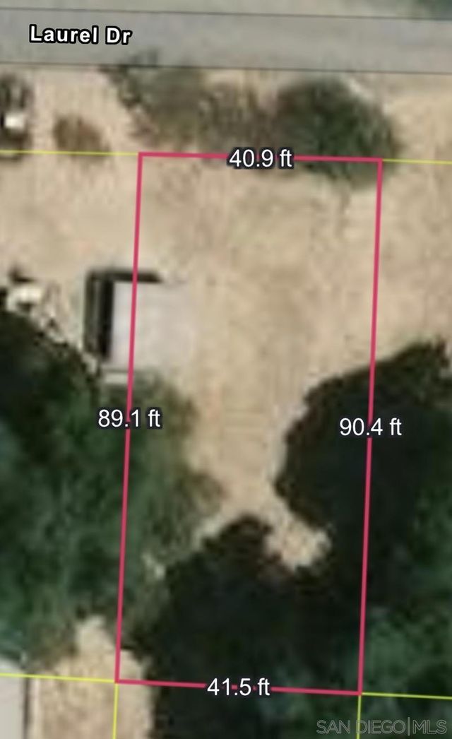 Laurel Dr., Campo