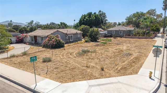 9860 Oleander, Fontana