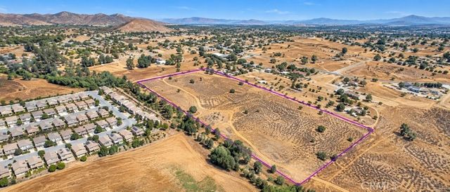 Mauricio Avenue, Lake Elsinore