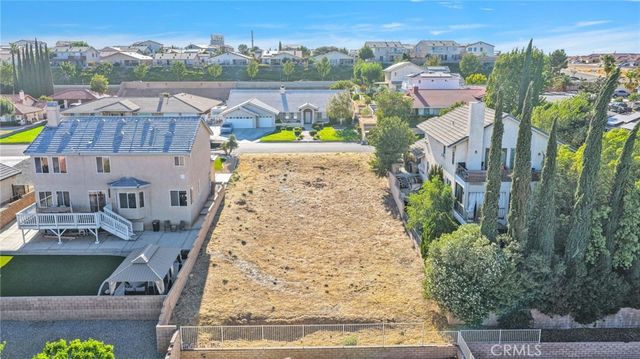 13255 Autumn Leaves, Victorville