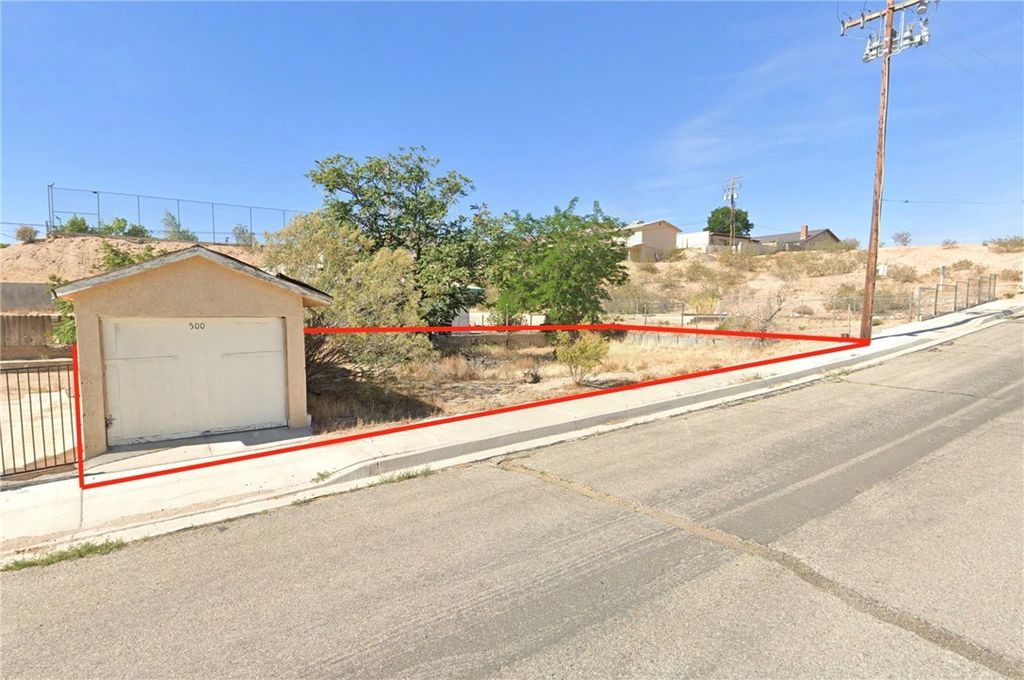 500 Pioneer St, Barstow