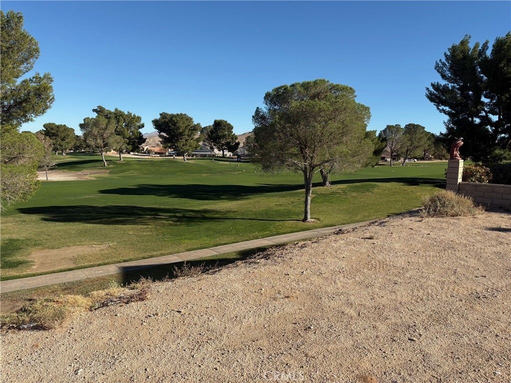 27449 Lakeview, Helendale