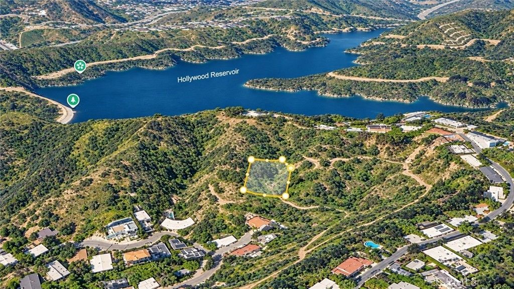 Logandale Dr, Hollywood Hills East