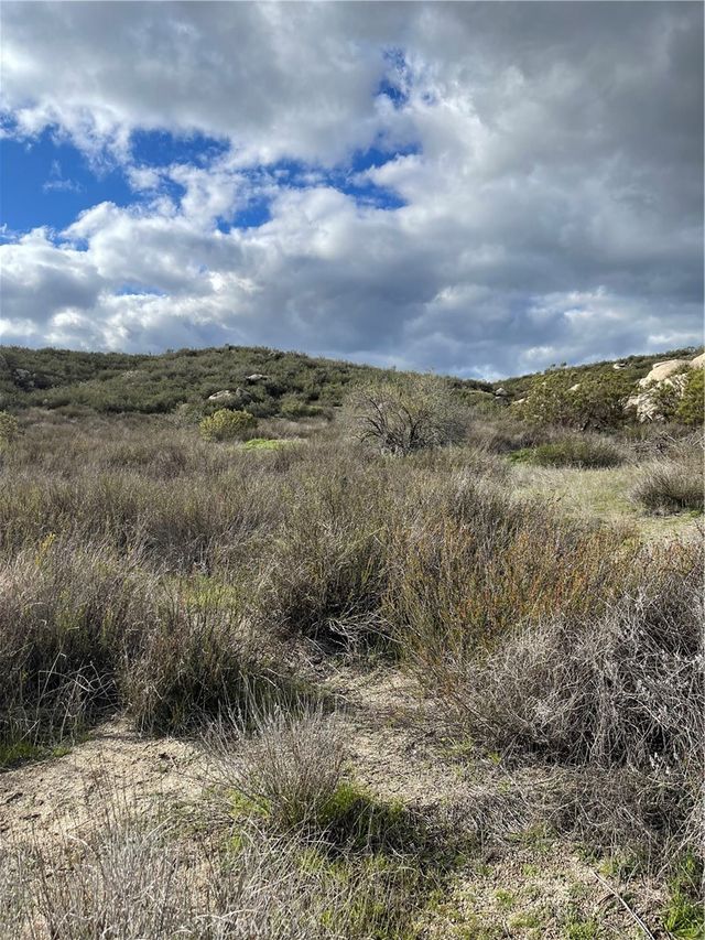 44926 Benton Road, Hemet